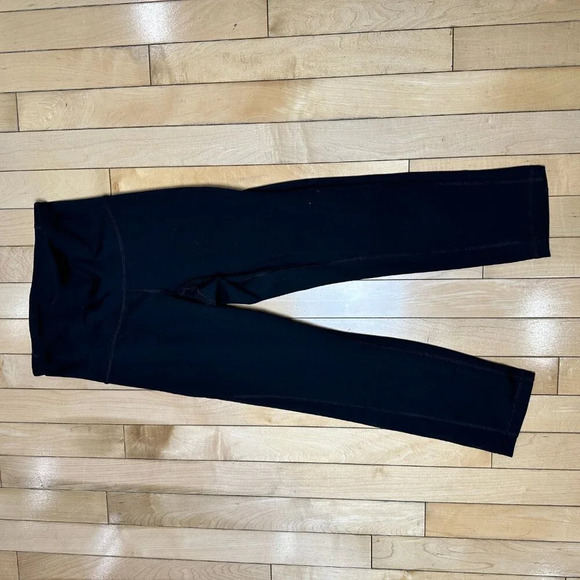 OLD NAVY Active Mesh Detail Go-Dry Black Leggings size XS - Picture 3 of 8